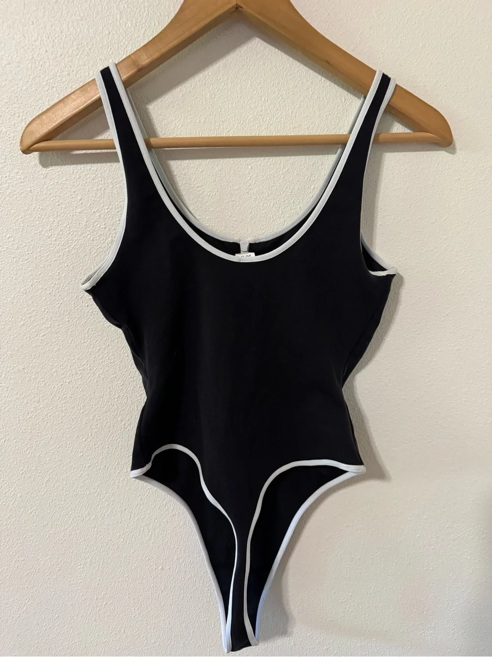 Alo Yoga Supernova Tank Top Bodysuit Black White Front Zipper Thong X-Small